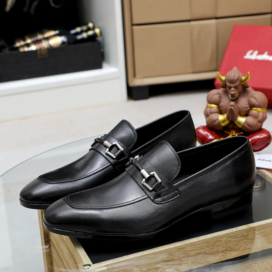 Men's shoes 💰460 🔥Ferragamo's new men's casual slip-on shoes🇨🇳Official website original 1:1 mold, original quality💯Fine workmanship, high-end luxury☘The upper is made of imported Italian first-layer cowhide🌴Luxurious water dyeing🐂Leather lining🍓Rubber wear-resistant and non-slip outsole, breathable and comfortable to wear🍍The first choice for high-grade men, 5 colors available! Code number 38-44 (45.46. Customized)